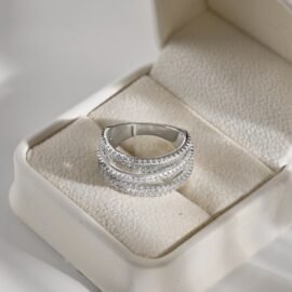 High quality 925 sterling silver ring, perfect interpretation of exquisite beauty