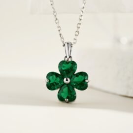 925 Sterling Silver Four Leaf Clover Pendant Delicate and Elegant Zirconia Necklace