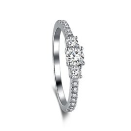 Luxurious 925 Sterling Silver Zirconia Ring – Perfect for Engagements and Special Events